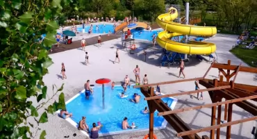 Lato w Warszawie. Co robić, gdzie odpocząć i jak poczuć wakacyjny klimat w mieście?