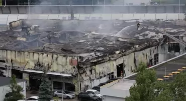 Pożar warsztatu i salonu samochodowego na Targówku
