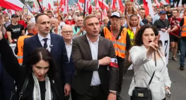 Bąkiewicz wygrał w sądzie. Zwrot ws. Marszu Powstania Warszawskiego